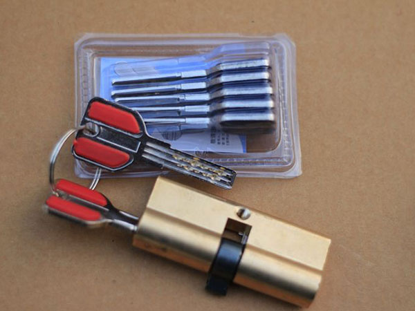 汉台24小时上门开锁公司